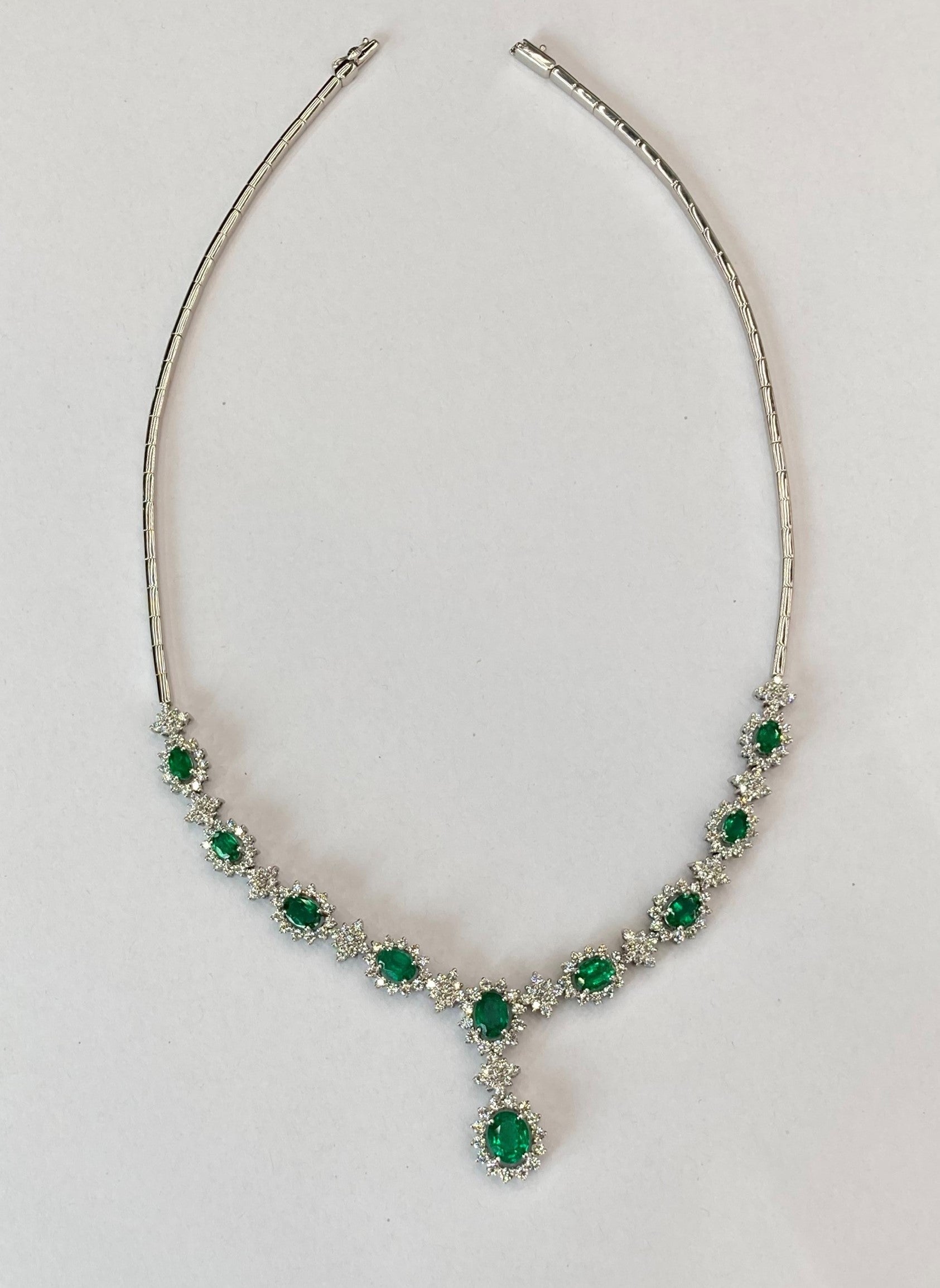 18ct White Gold Oval Emerald and Round Diamond Clusters Necklace On Polished Articulated Bars Chain