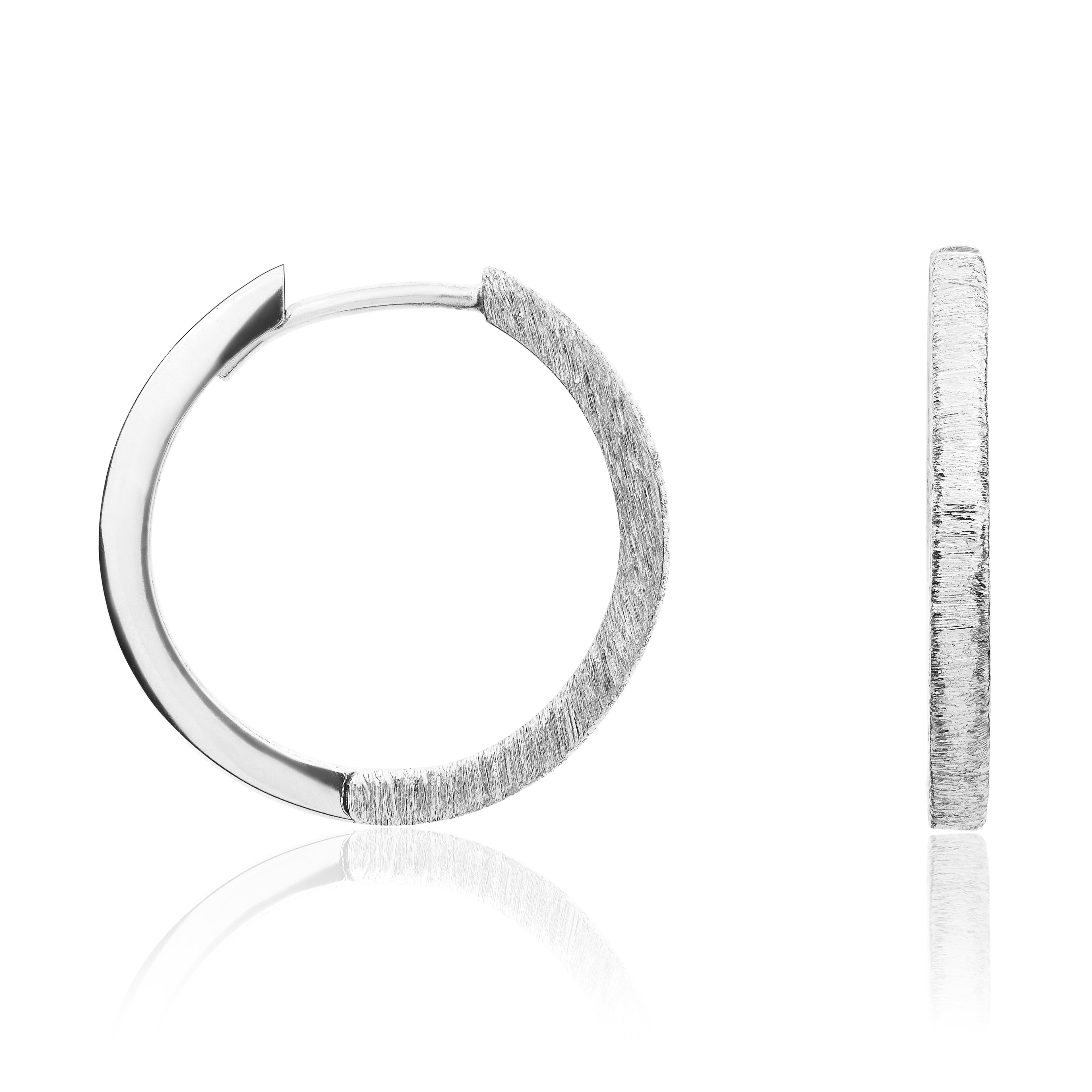 9ct White Gold Brushed Finish/Polished Hinged Huggy